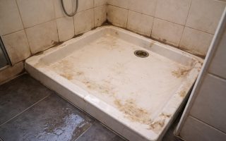 salle-bain-moderne-receveur-plastique