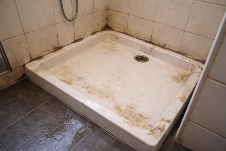 salle-bain-moderne-receveur-plastique